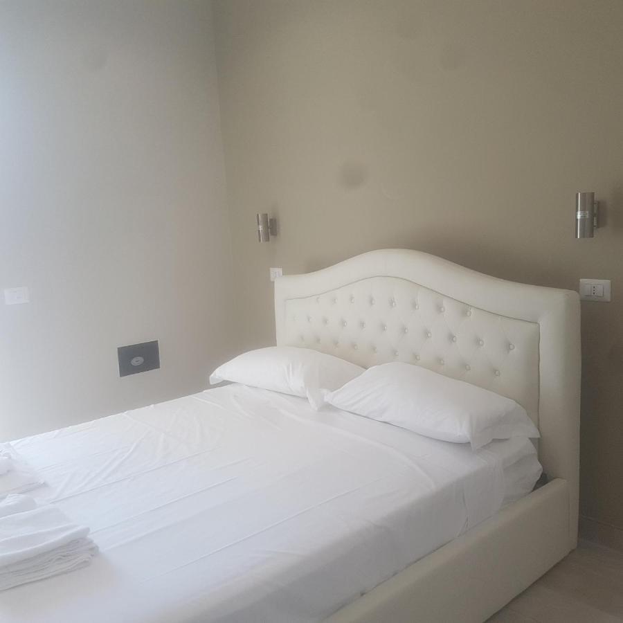 B&B Purple Italy Fiumicino Bagian luar foto