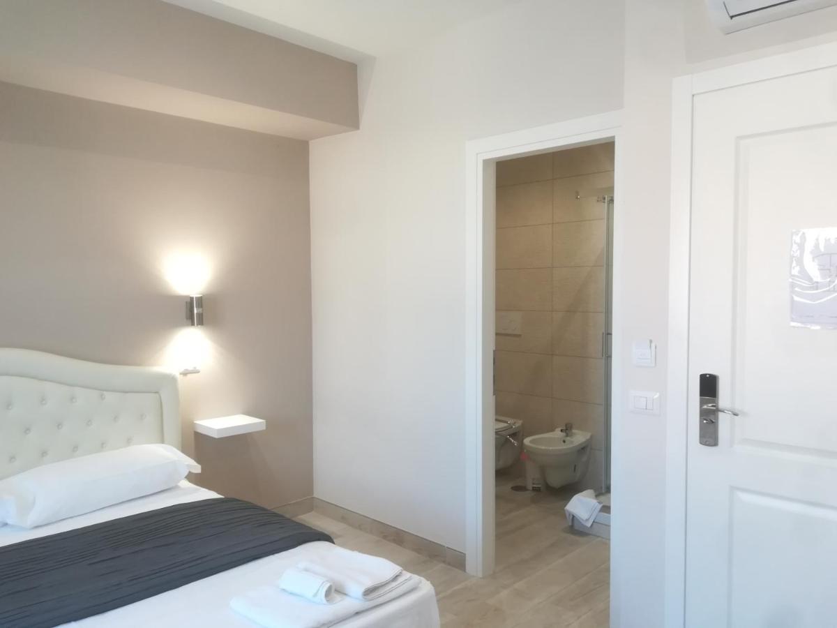 B&B Purple Italy Fiumicino Bagian luar foto