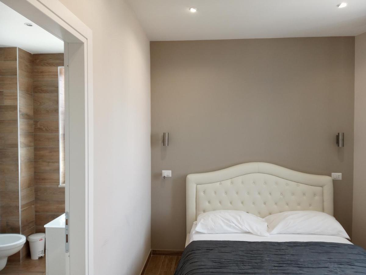 B&B Purple Italy Fiumicino Bagian luar foto