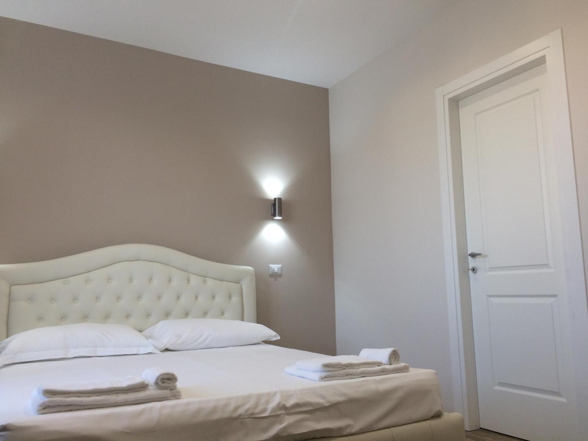 B&B Purple Italy Fiumicino Bagian luar foto